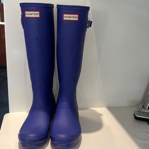 COPY - Hunter rain boots in blue/ purple